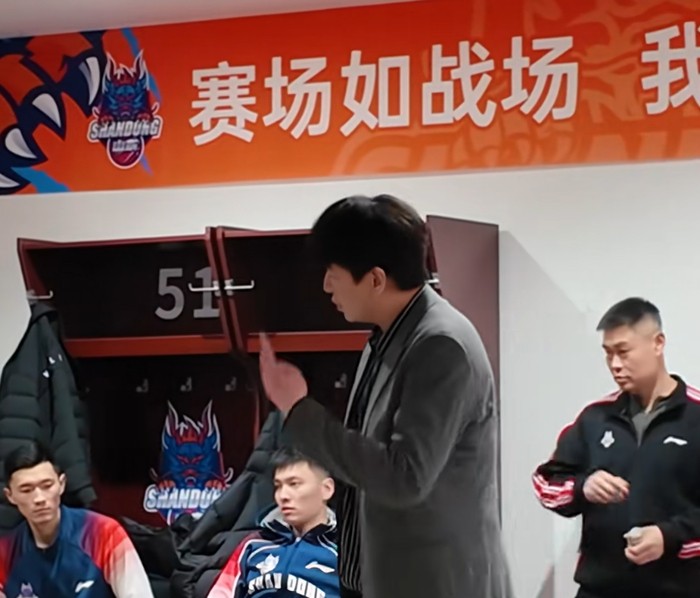 开云首页APP-胜宁波更衣室！邱彪强调健康与family，鲍威尔因家庭变故而低迷！|山东队|常规赛|德雷克·鲍威尔|诺曼·鲍威尔|球队_新浪体育_新浪新闻