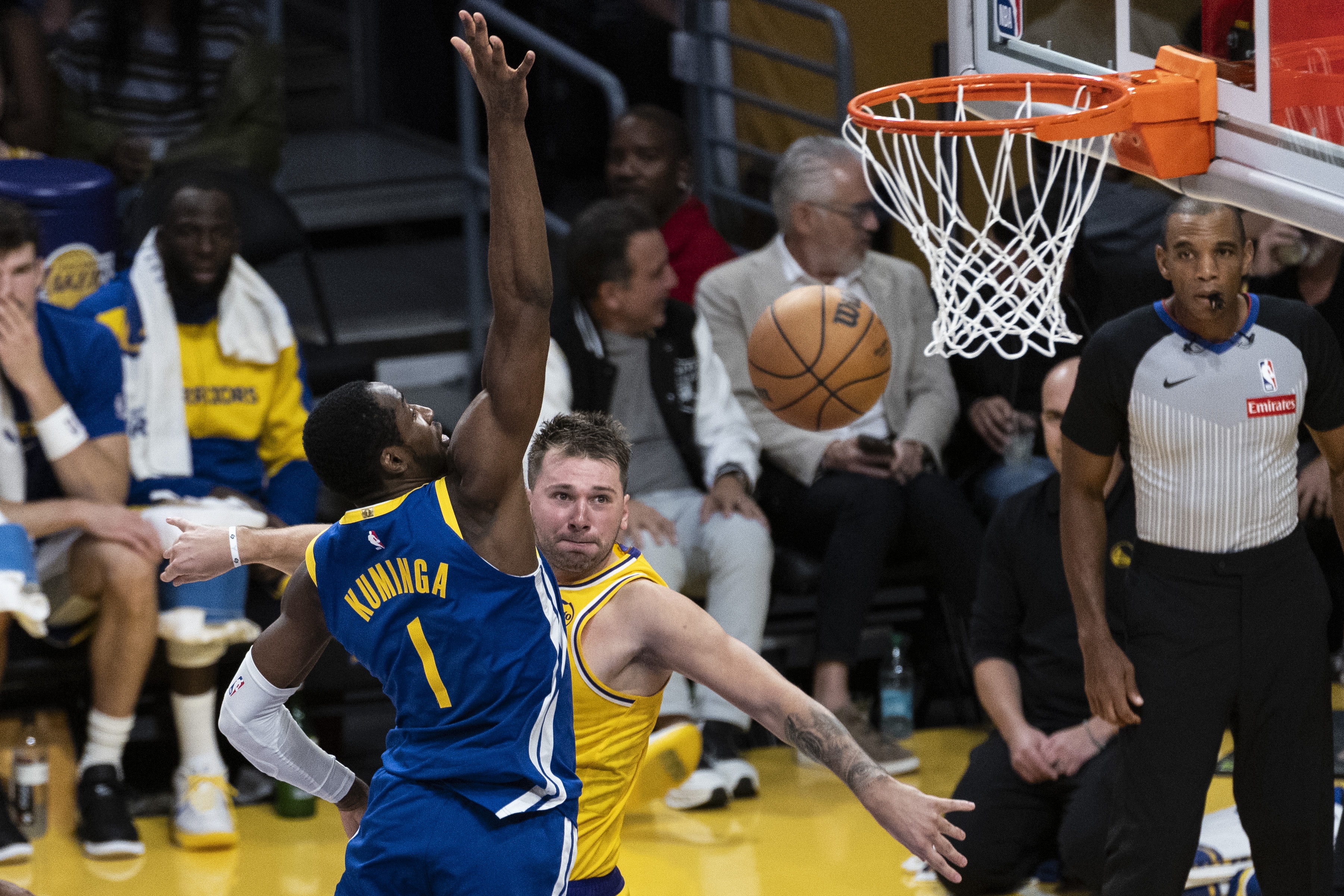 逢低买入库明加？湖人筹码不符合勇士需求 交易需要拉入第三方